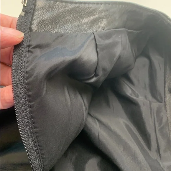 Danier Black Italian Leather Maxi  Skirt, Fully Lined, Kick Slit - Picture 11 of 11